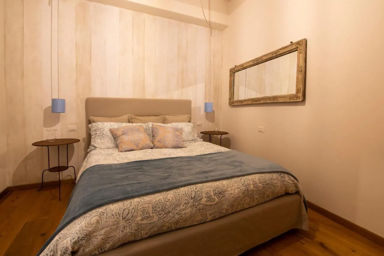Casa Vacanze Gombito 4 Bergamo Alta 0*,  Italia