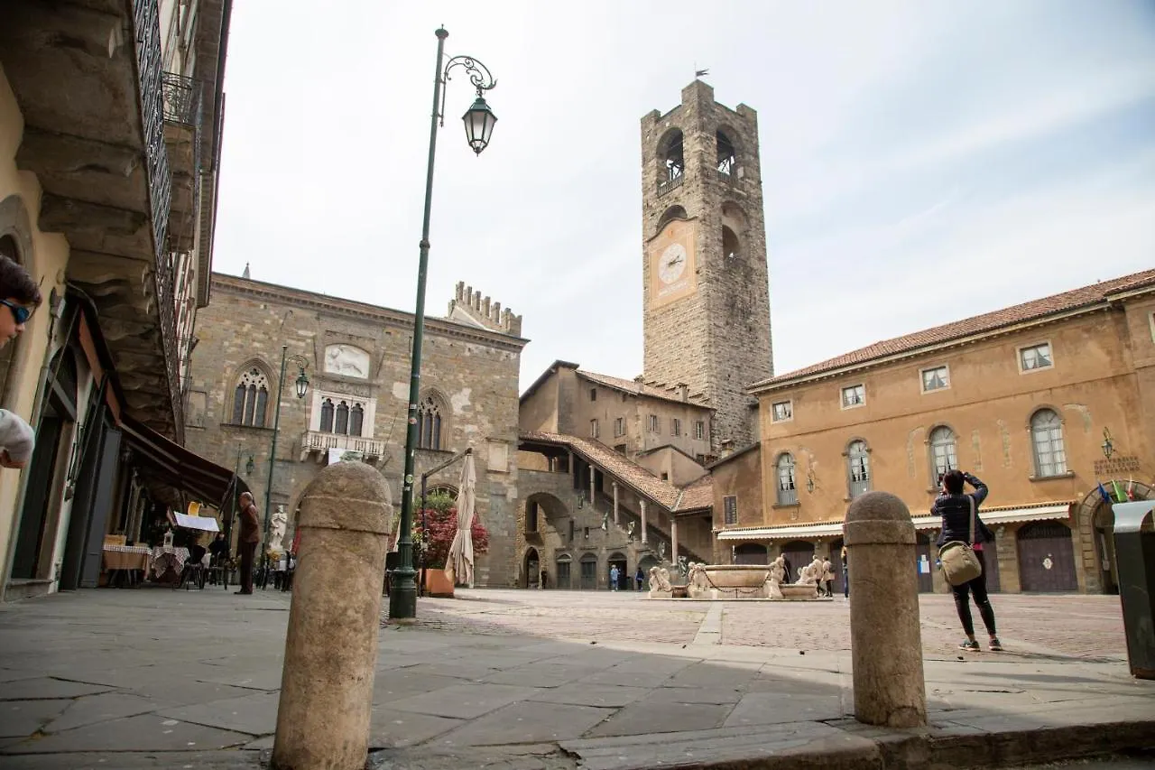 Apartment Casa Vacanze Gombito 4 Bergamo Alta Italy